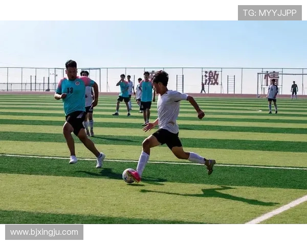 大学生挑战皇马足球队的激情对决与青春梦想的碰撞